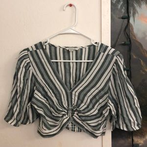 Cropped AE blouse